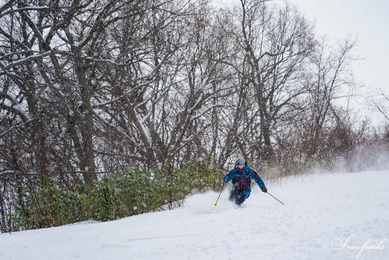 2019年12月。プロスキーヤー・谷藤昌司さんと滑る週末。締めくくりは、アルペンレーサー御用達の本格コースと変化に富んだゲレンデが魅力の『朝里川温泉スキー場』へ！